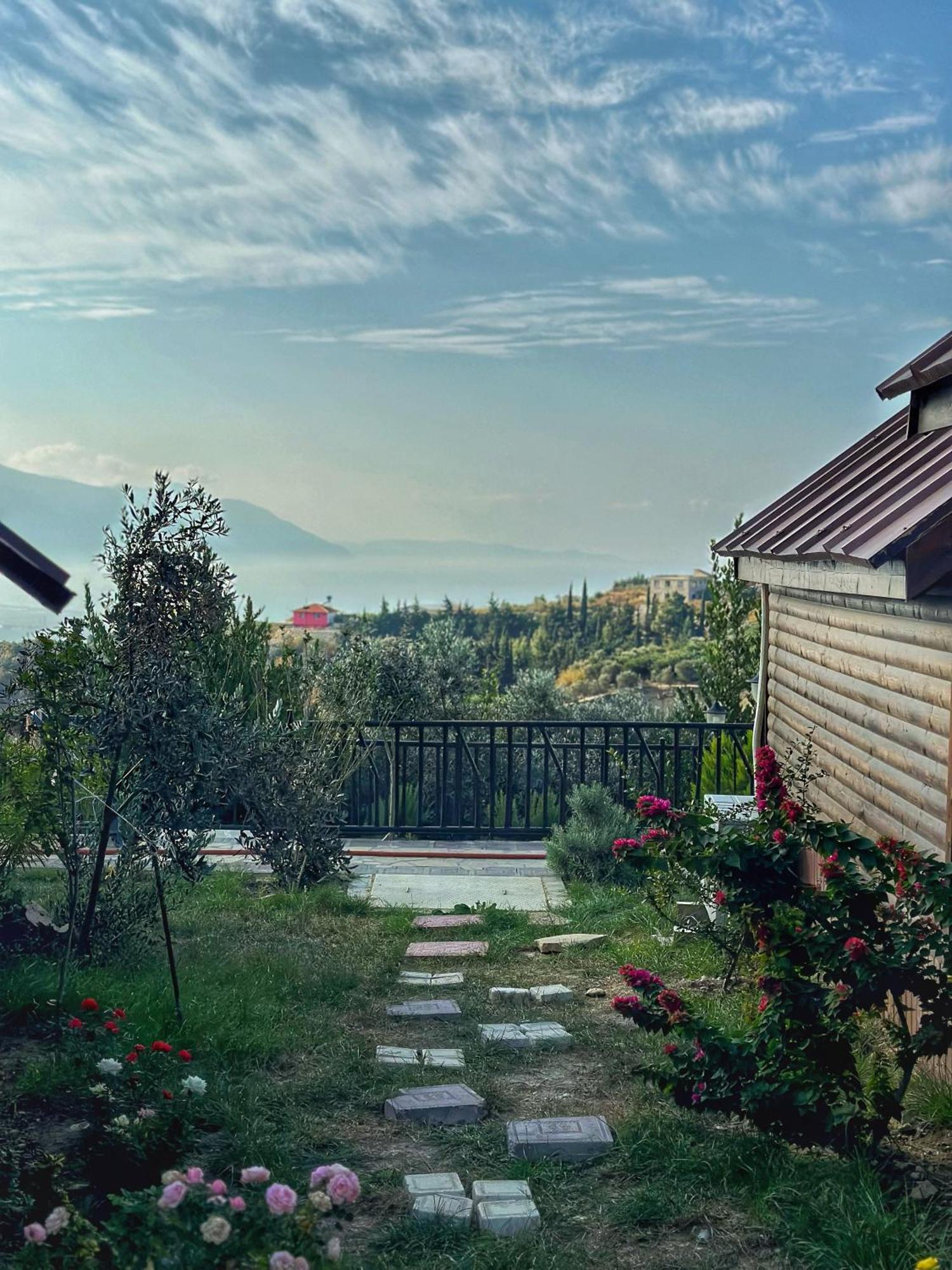 Luna Home Club Samandag Luaran gambar